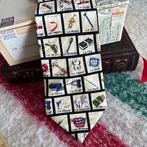 Vintage Museum Artifacts All Silk Tie Necktie Dentist Doctor theme novelty print